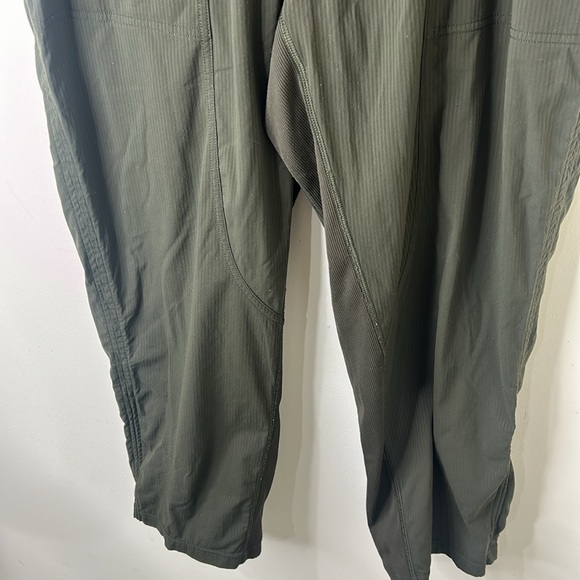 Lululemon Dance Studio Crop Pants *25" Dark Olive Green Size 10 - Picture 13 of 16